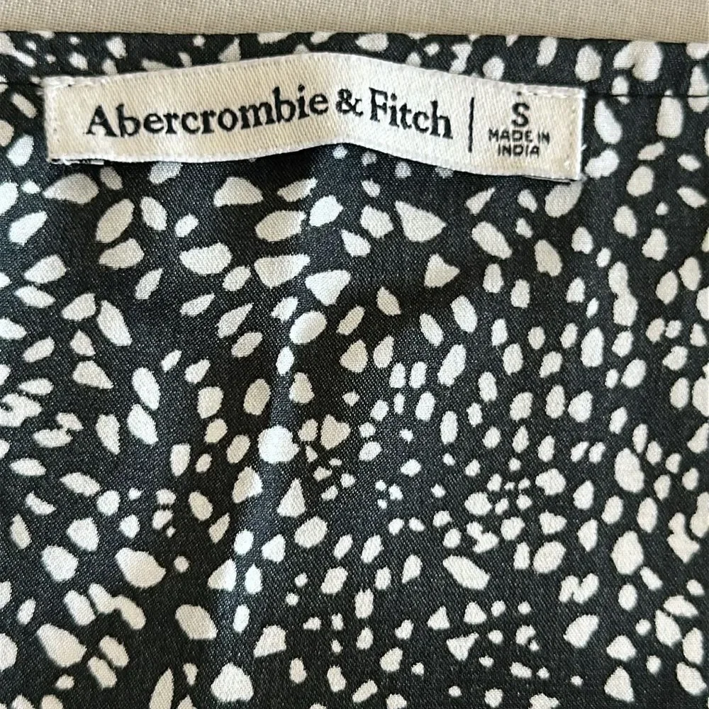 Abercrombie & Fitch Women’s Pooka Dot Puff Sleeve V-neck Blouse Size S